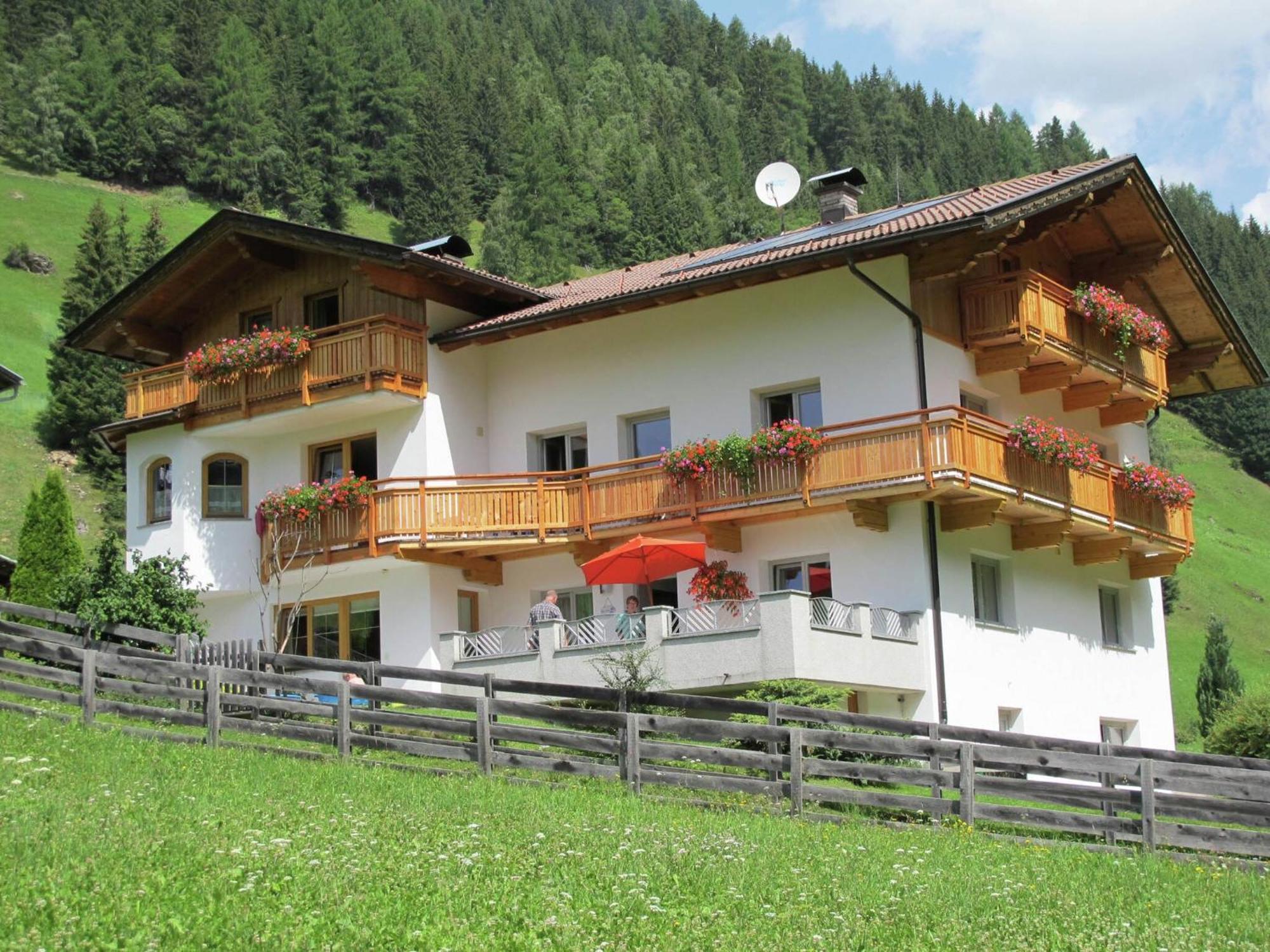 Home With A Wooden Decor And Full Of Atmosphere Außervillgraten Zewnętrze zdjęcie